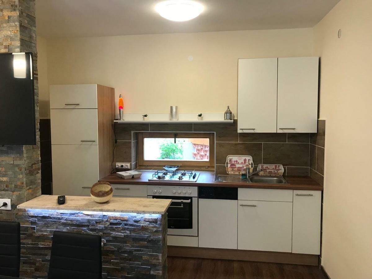 Candy Apartman Keszthely Bagian luar foto